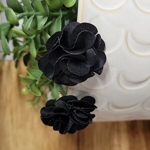 🔥LAST PAIR🔥 BLACK ROSE EARRINGS